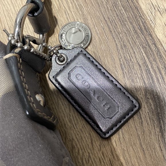 💫 Coach Silver Authentic Shoulder Bag 💫 - Picture 5 of 15